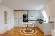 Modern and Stylish Apartment in West Kensington