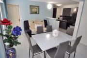 Modern apartment with terrace and beach 5 min away Modern apartment with terrace and beach 5 min away