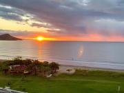 Apto vista para o mar