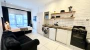 Industrial CHIC Apartment 113 - Luxury City Escape, Washing Machine & Fast WiFi