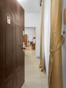 Two-Bedroom Balcony Retreat for 4 Near Millennium Tower