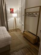 Cosy flat downtown french institute view