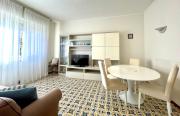 Top Chiavari