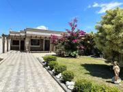 Casa bem situada na praia