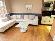 Lovely 4 Bedroom Town House in Sittingbourne 7 beds