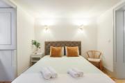 Double Room with Private WC in Shared House in Downtown Lisbon Double Room with Private WC in Shared House in Downtown Lisbon