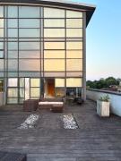 Riverside Apartment opposite Kew Gardens - Large terrace with a partial Thames view and a fireplace