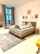 Central Opera Apartment 140 m2