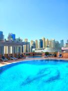 Luxury 1 Bedroom Full Marina View, Sleeps 6, 1 Min to Metro