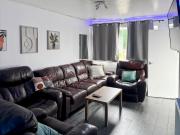 Family Holiday Home with Hot Tub & Sauna Sleeps 8