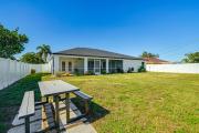 4 Mi to Beach Home with Patio in Cape Coral!
