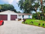 Beautiful home with Pool and soaker tub