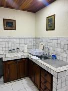 Casa 1856- cómodas habitaciones en el Centro de Alajuela