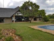 Zebula Golf and Wildlife Estate - Porcupine Strolling Pax 8 - Moi Signature Luxury villa
