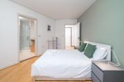 Lovely 3BD Flat, Parking, sleeps SIX close to O2 Lovely 3BD Flat, Parking, sleeps SIX close to O2