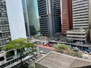 Apto com varanda na Paulista