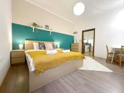 Aurora Abode - Top Center 1 BDR Fast Wi-fi