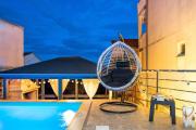 Malerisches Apartment nur 150 Meter zum Strand mit Jacuzzi, Pool, Meerblick, Billard
