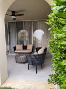 Elite 3bdr apartment with garden beside corral reef