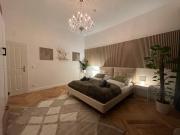 Central elegant Heritage Apartment with modern comfort