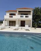 Zen Garden Villa with heated pool