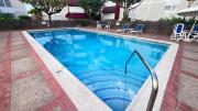 Gated Apt in Kingston Great Pool - Food and Fun
