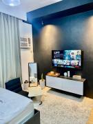 Budget Monochrome FREE Wifi, Netflix and Pool - Studio Type Condo in Mesaverte Residences