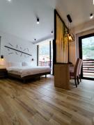 Meteora Gold and Glass Suites