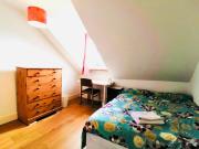 Charming Victorian flat with free parking