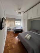 Dois minutos à pé do Reveillon de Copa, com conforto e praticidade.