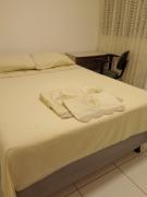 Alugo Quarto casal em charmoso apto compartilhado