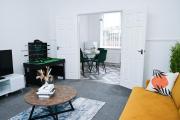 Spacious 3 Bed House - Walk to Metro - Free Parking, Sleeps 6 - Close to City Centre Spacious 3 Bed House - Walk to Metro - Free Parking, Sleeps 6 - Close to City Centre