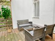 Cosy Apartment with Terrace & Free Parking