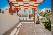Top Paralimni