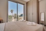 Top Paralimni