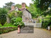 1 Apse Castle Cottage - Chocolate Box Cottage, Pet-Friendly 16th Century Cottage, surrounded by Ancient Woodland in Shanklin