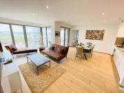 Elegant 3 bedrooms flat in Cloche dOr with terrace and parking