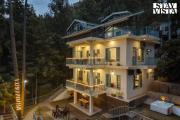 StayVista at Pinecrest Manor - Outdoor Jacuzzi