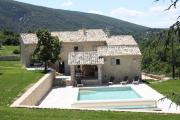 very beautiful and charming 18th century estate in bonnieux, luberon area, in provence - 8 personnes