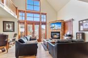 Cozy 3BR Keystone Escape with Fireplace and Hot Tub