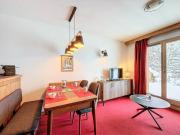 Appartement confortable avec terrasse, parking et piscine - FR-1-267-305