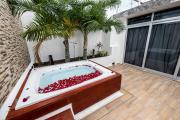 Penthouse Beach Holiday Private Jacuzzi Bbq Family Friendly Maid Service
