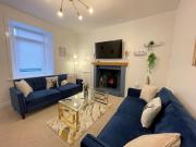 Beautifully Presented Cosy Town Centre Cottage - Pass the Keys