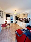 Cottage a 400m de la plage, piscine et climatisation