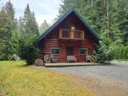 Two Bedroom Real Log Cabin with WIFI and EV Char ger