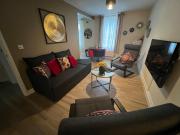 Glastonbury High Street Sanctuary- 2 BD, Sleeps 4