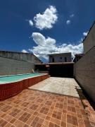 Sobrado com piscina próximo a praia - -Guarujá