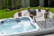 Eryri Snowdonia Premier Family Retreat with Hot Tub and Fire Pit