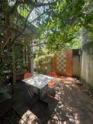 casa charmosa e com área externa