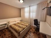 Perto Consulado Americano Ar Condicionado 2 Quartos Até 6 pessoas Av Carlos Gomes não tem garagem